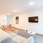On - Poveiros - Free Parking * Oporto
